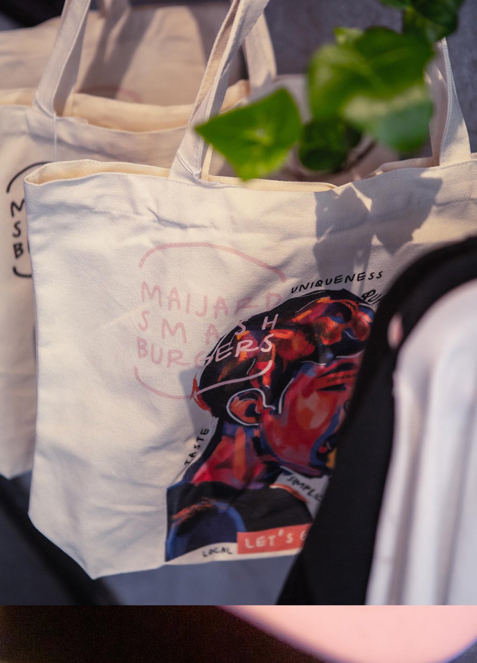 Tote bag